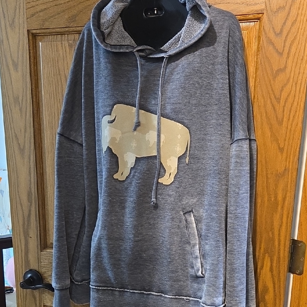 Gray Buffalo Graphic Hoodie